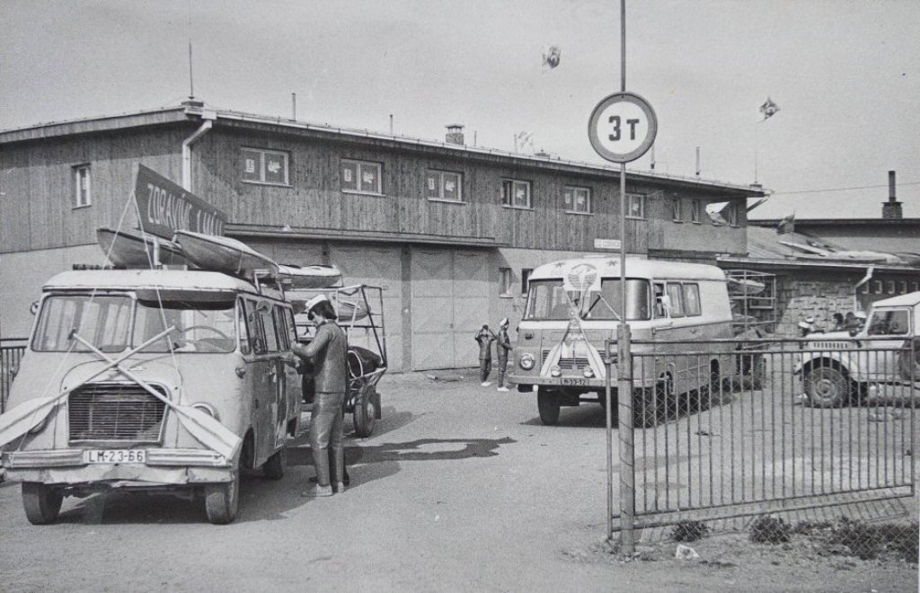 1980 Vista della sede del Club Lodenice